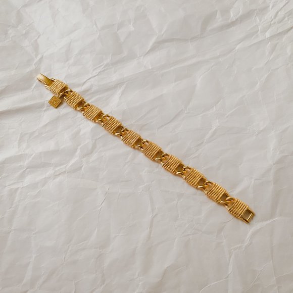 Anne Klein Lion Gold Tone Chunky Textured Rope Weave Square Link Chain Bracelet - Picture 4 of 12